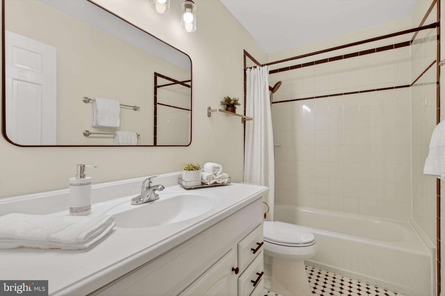 6805 Market Square Drive photo 25