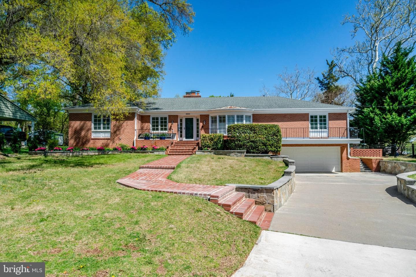 8503 W Boulevard Drive photo 2