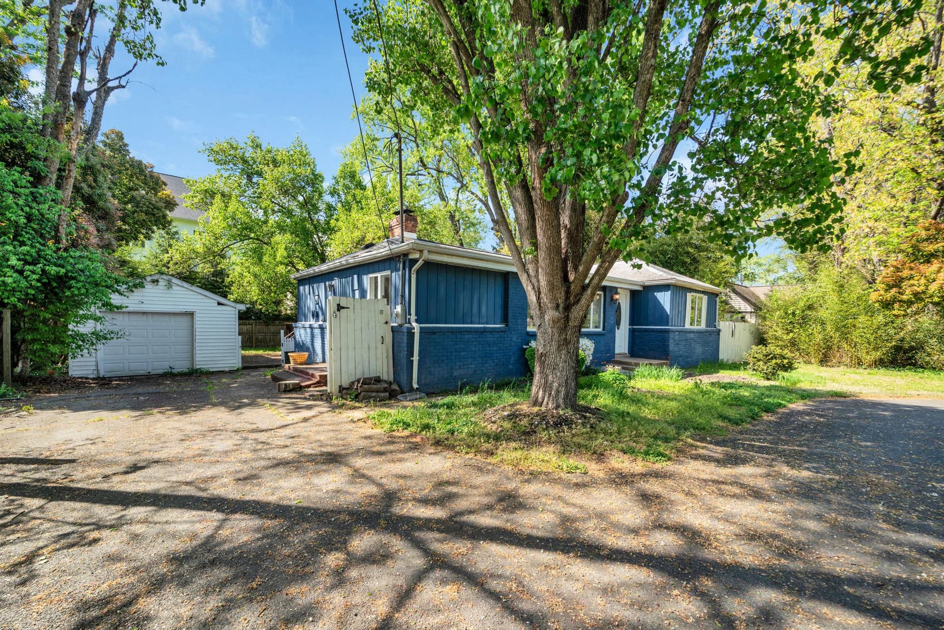 8106 Fort Hunt Rd, Alexandria