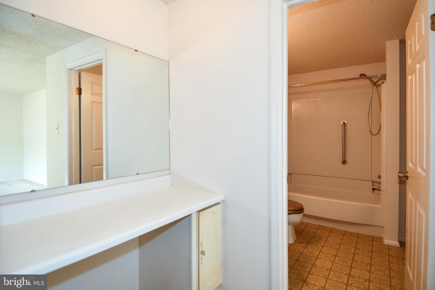 9803 Tara Court photo 32