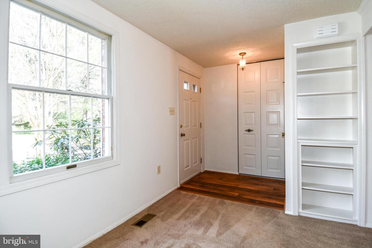 9803 Tara Court photo 7
