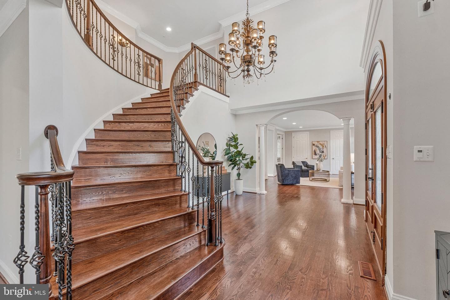 8611 Brook Road photo 10