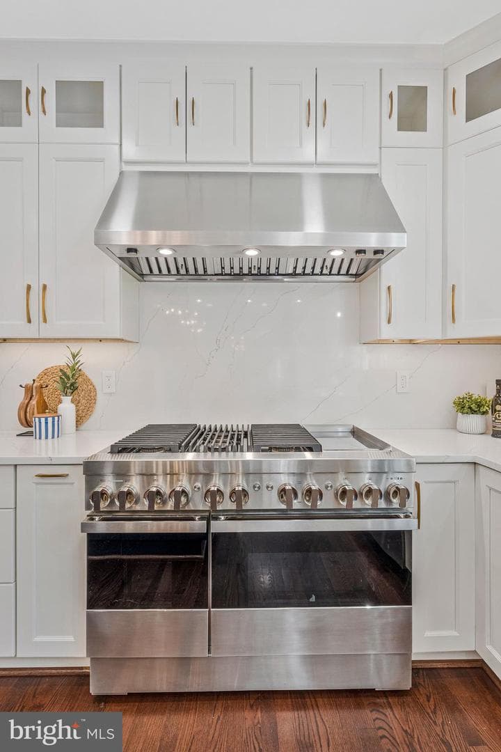 8611 Brook Road photo 19