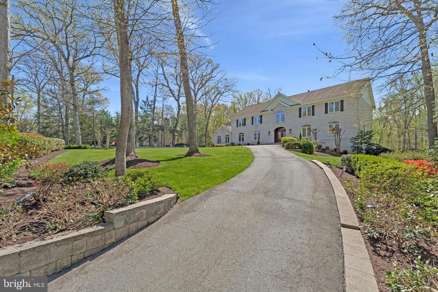 8611 Brook Road photo 7