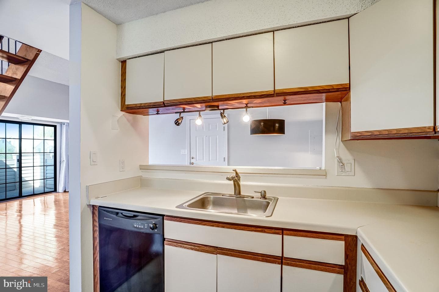6925 Mary Caroline Circle #j photo 17