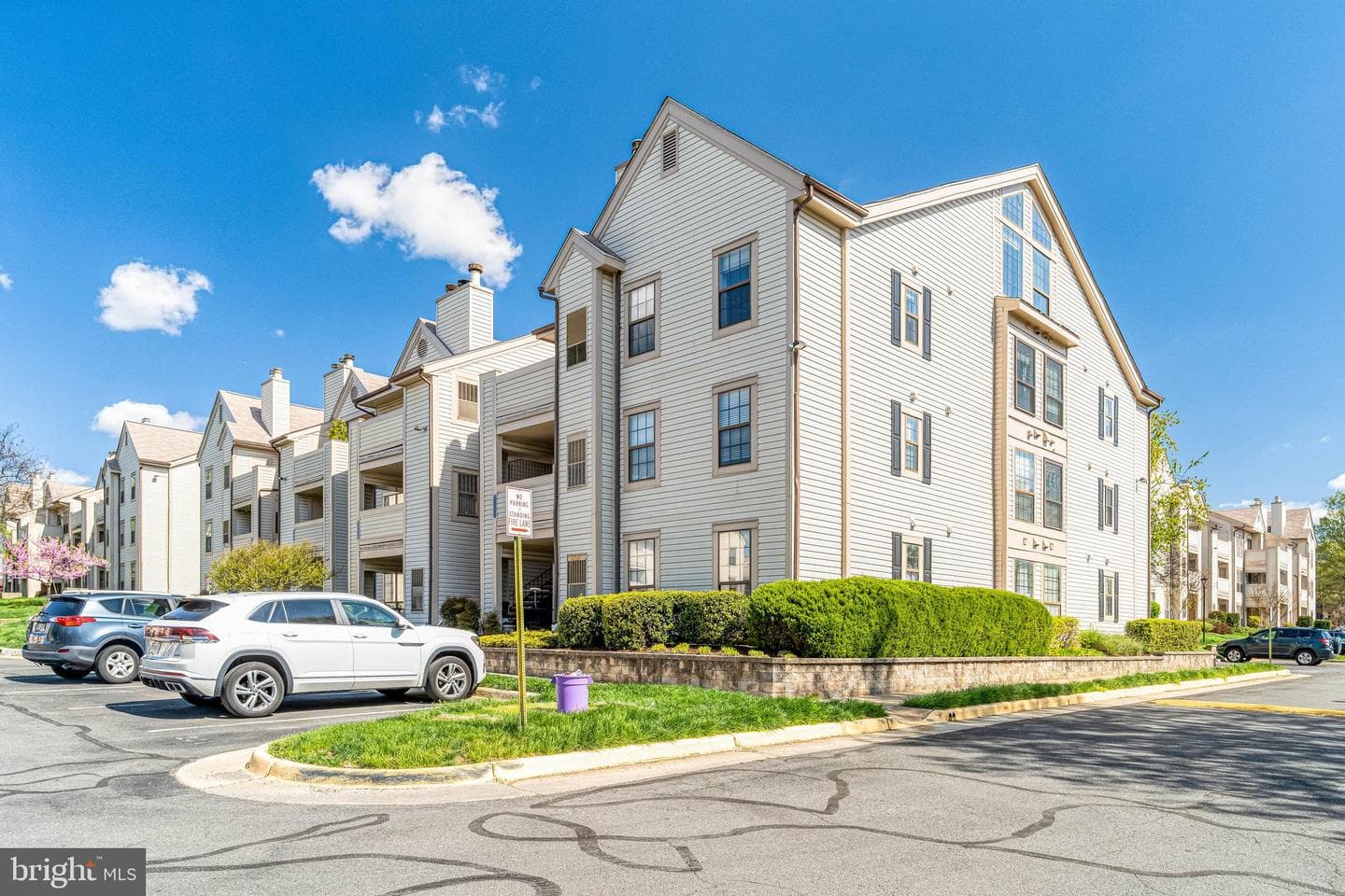 6925 Mary Caroline Circle #j photo 3