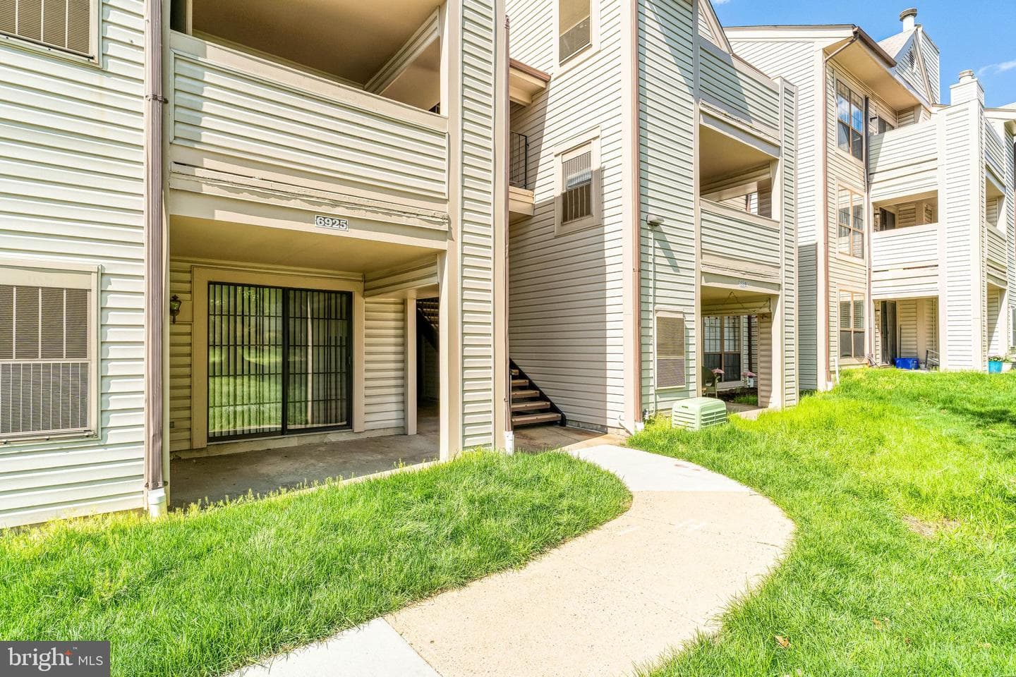 6925 Mary Caroline Circle #j photo 4