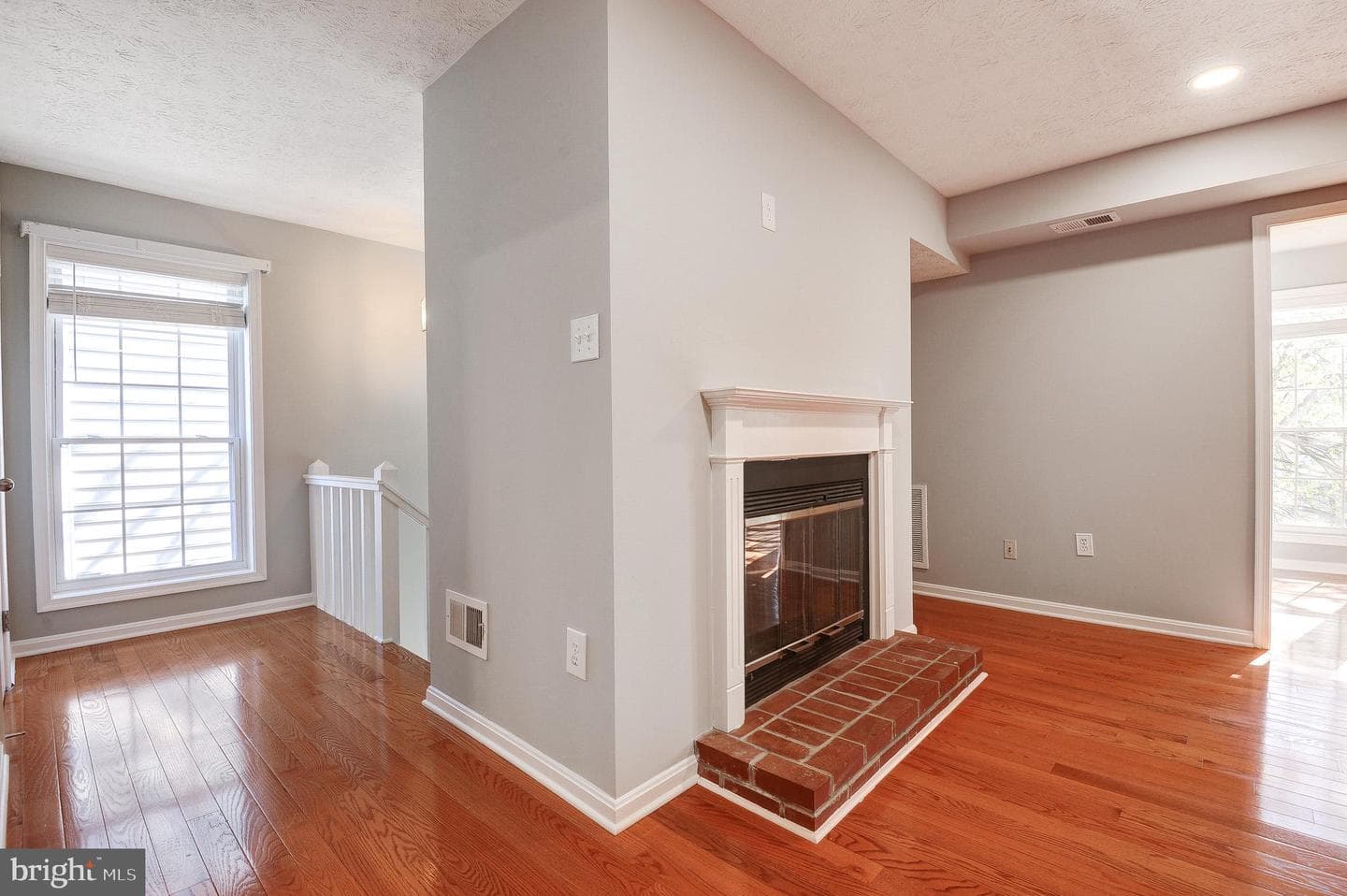 10087 Oakton Terrace Road photo 13