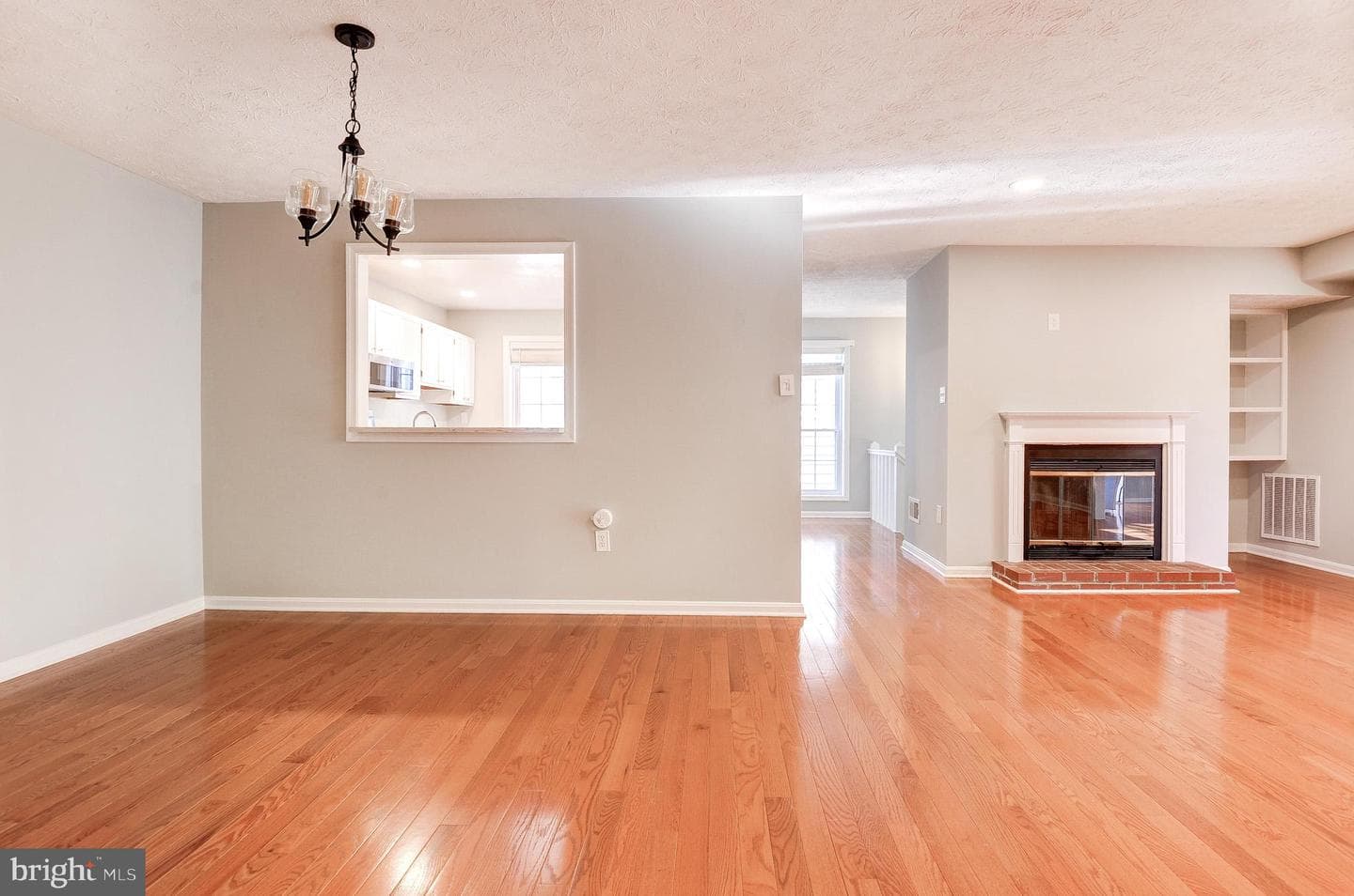 10087 Oakton Terrace Road photo 15