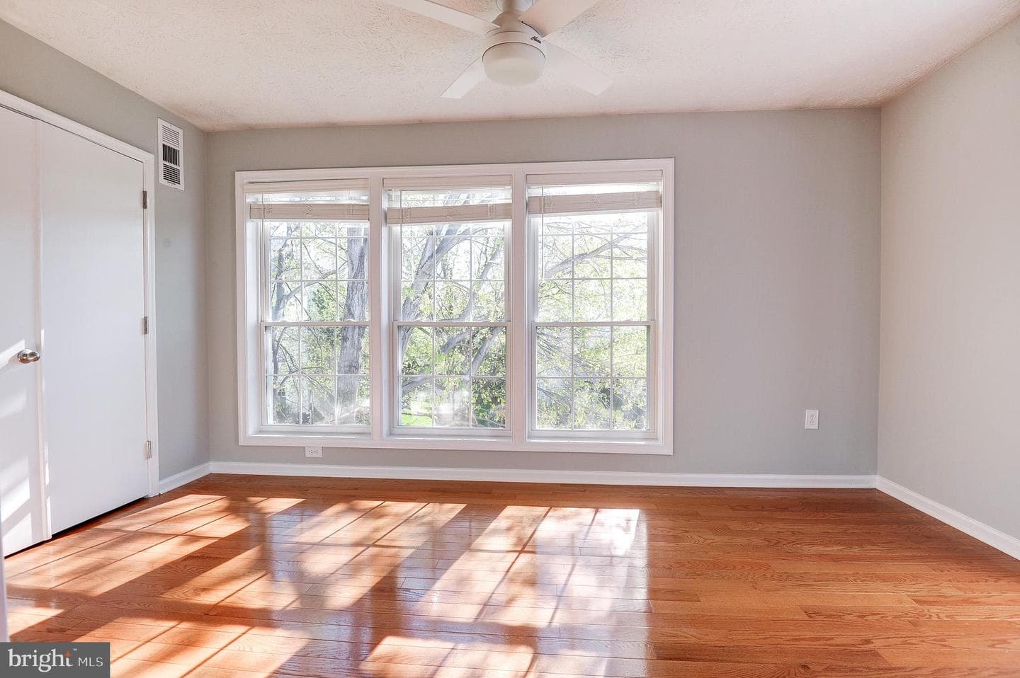 10087 Oakton Terrace Road photo 17