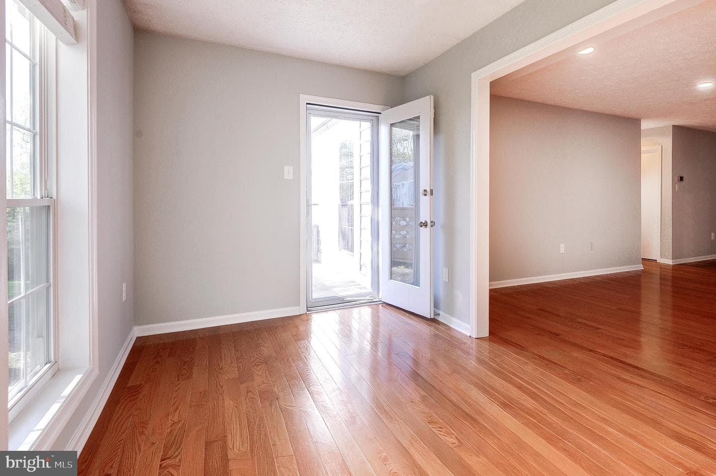 10087 Oakton Terrace Road photo 18