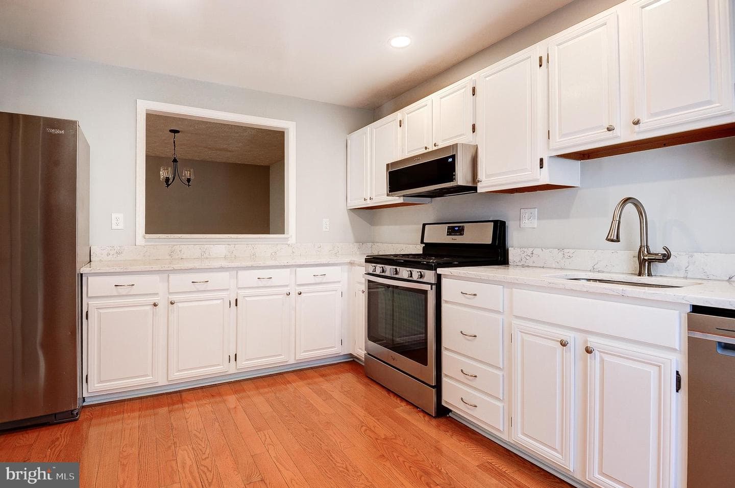 10087 Oakton Terrace Road photo 9