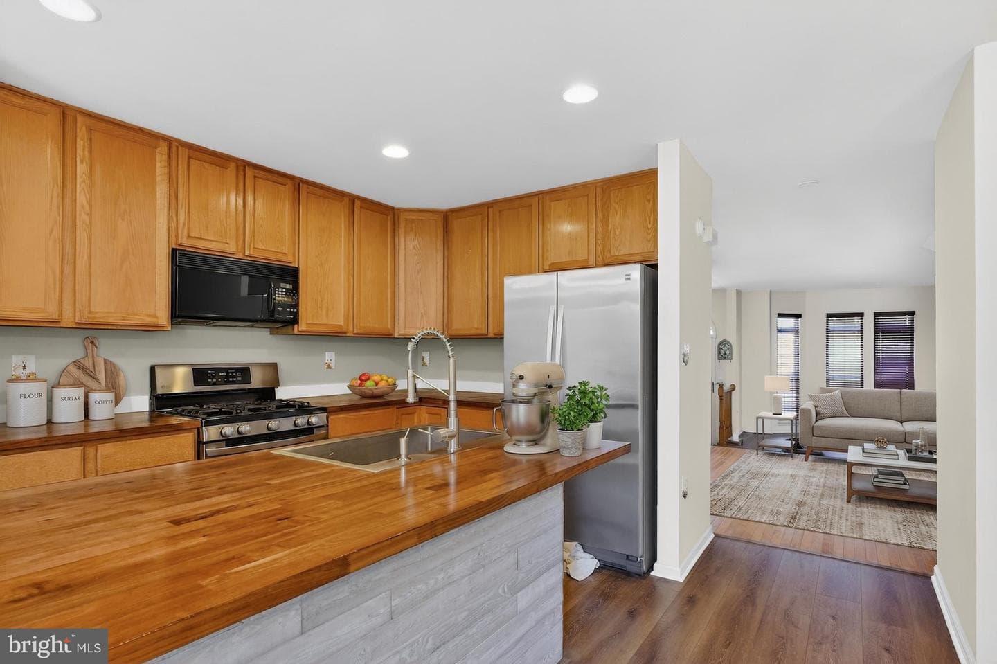 14647 Seasons Drive photo 10