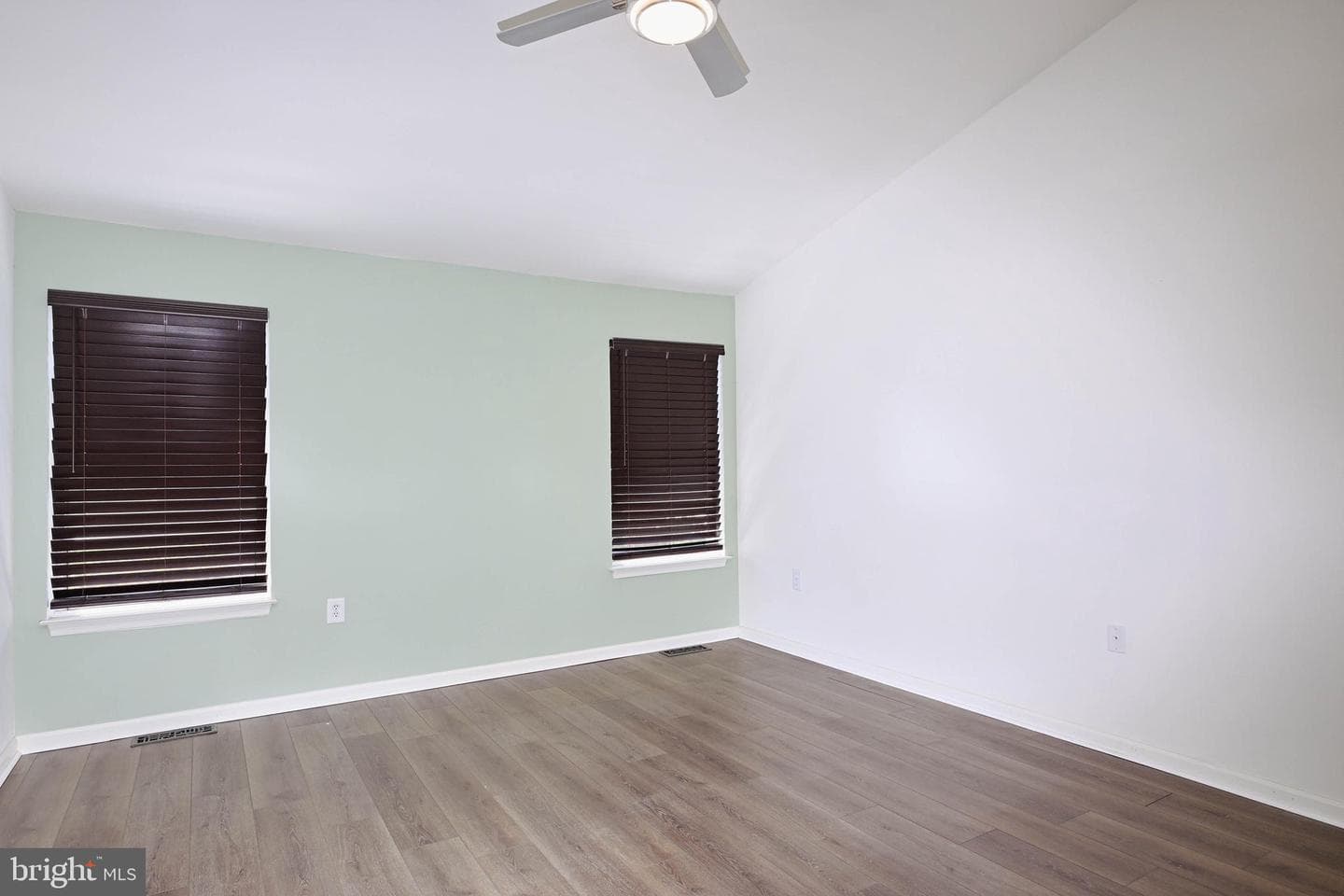 14647 Seasons Drive photo 13