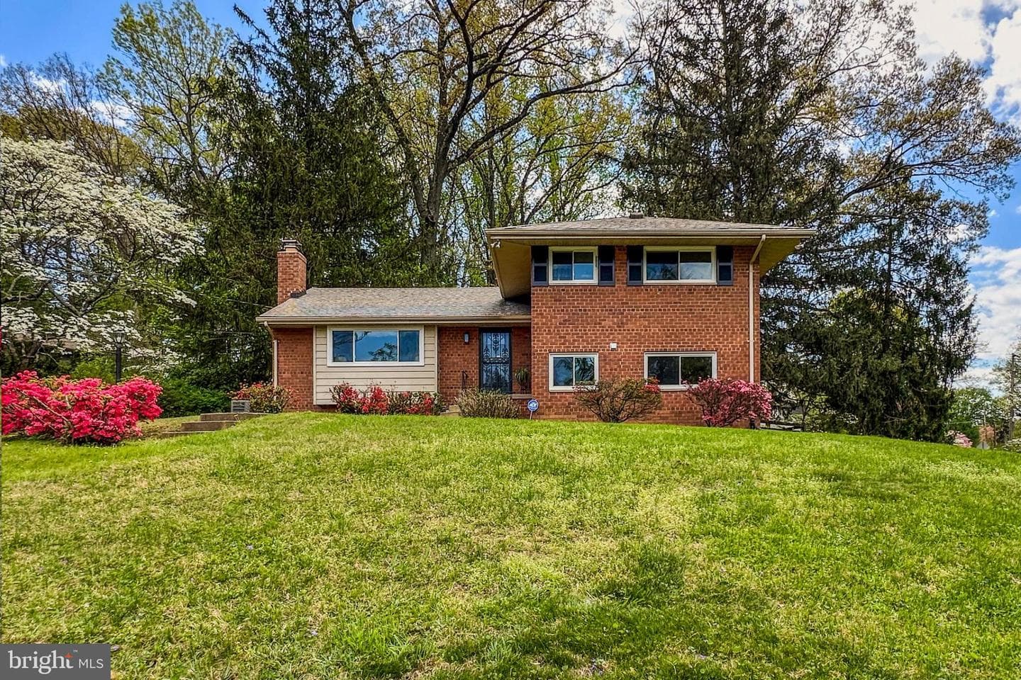 6451 Queen Anne Terrace photo 3