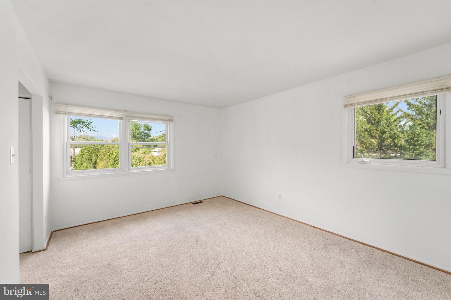 6423 Cabell Court photo 21