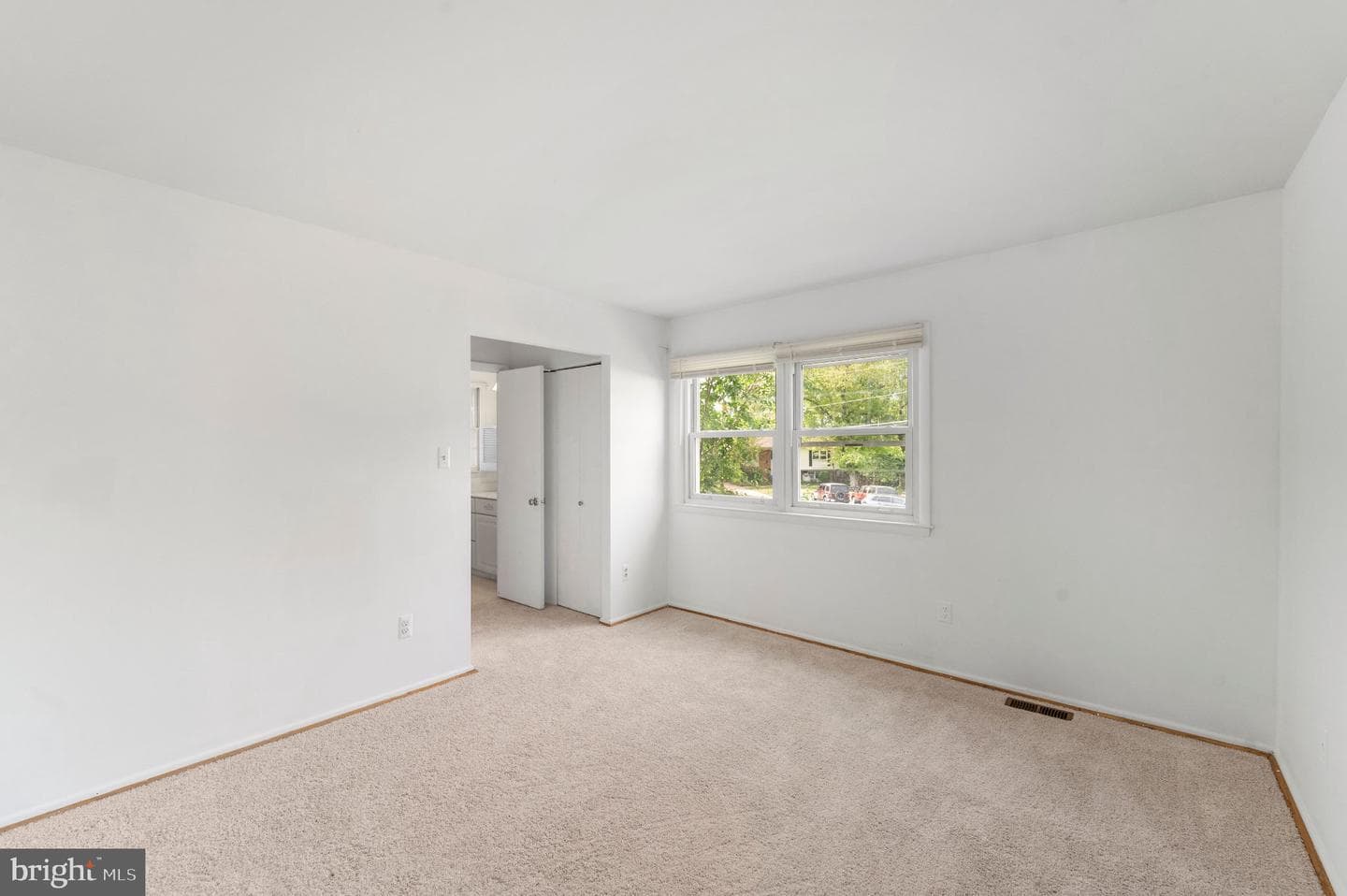 6423 Cabell Court photo 22