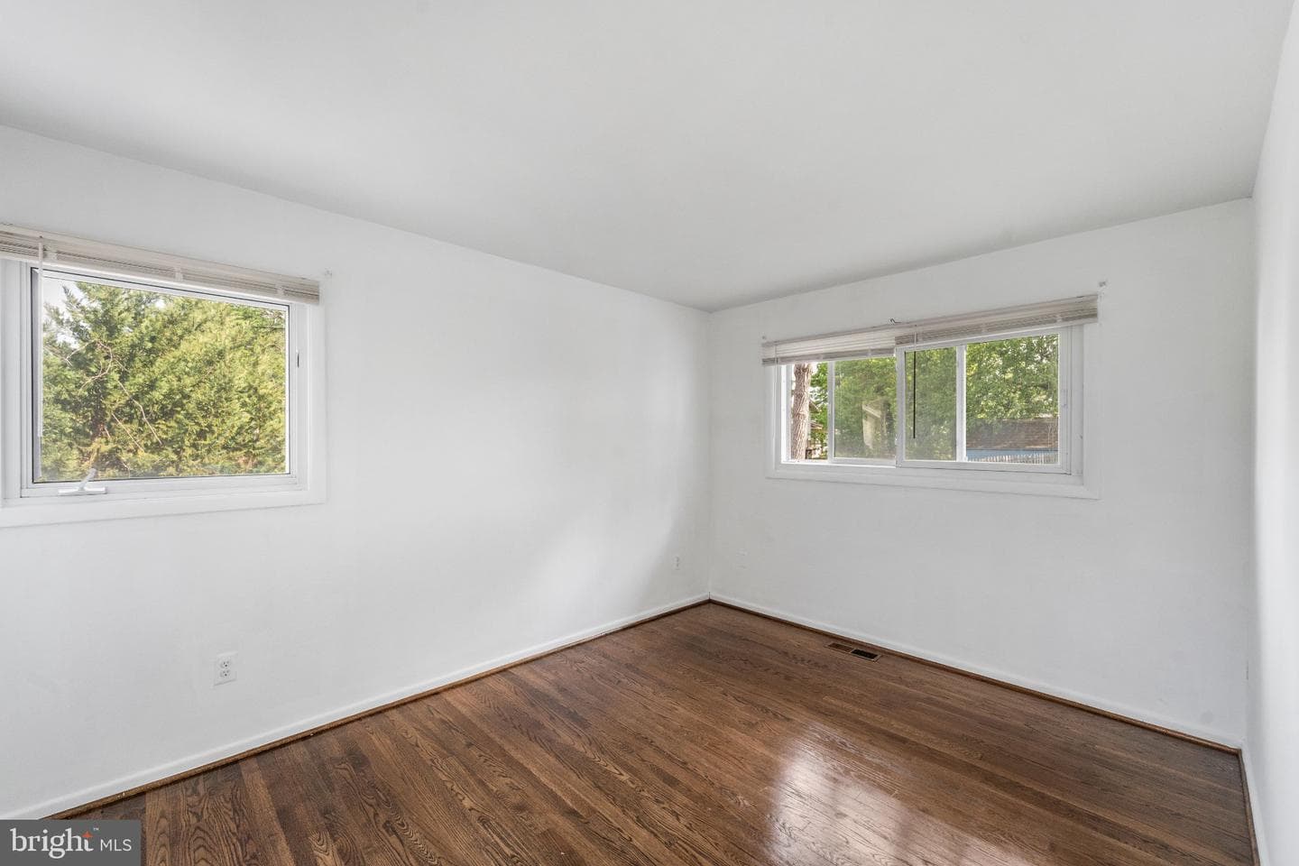 6423 Cabell Court photo 25