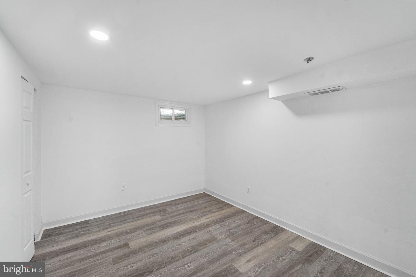 6423 Cabell Court photo 40
