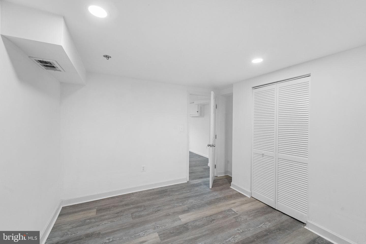 6423 Cabell Court photo 41