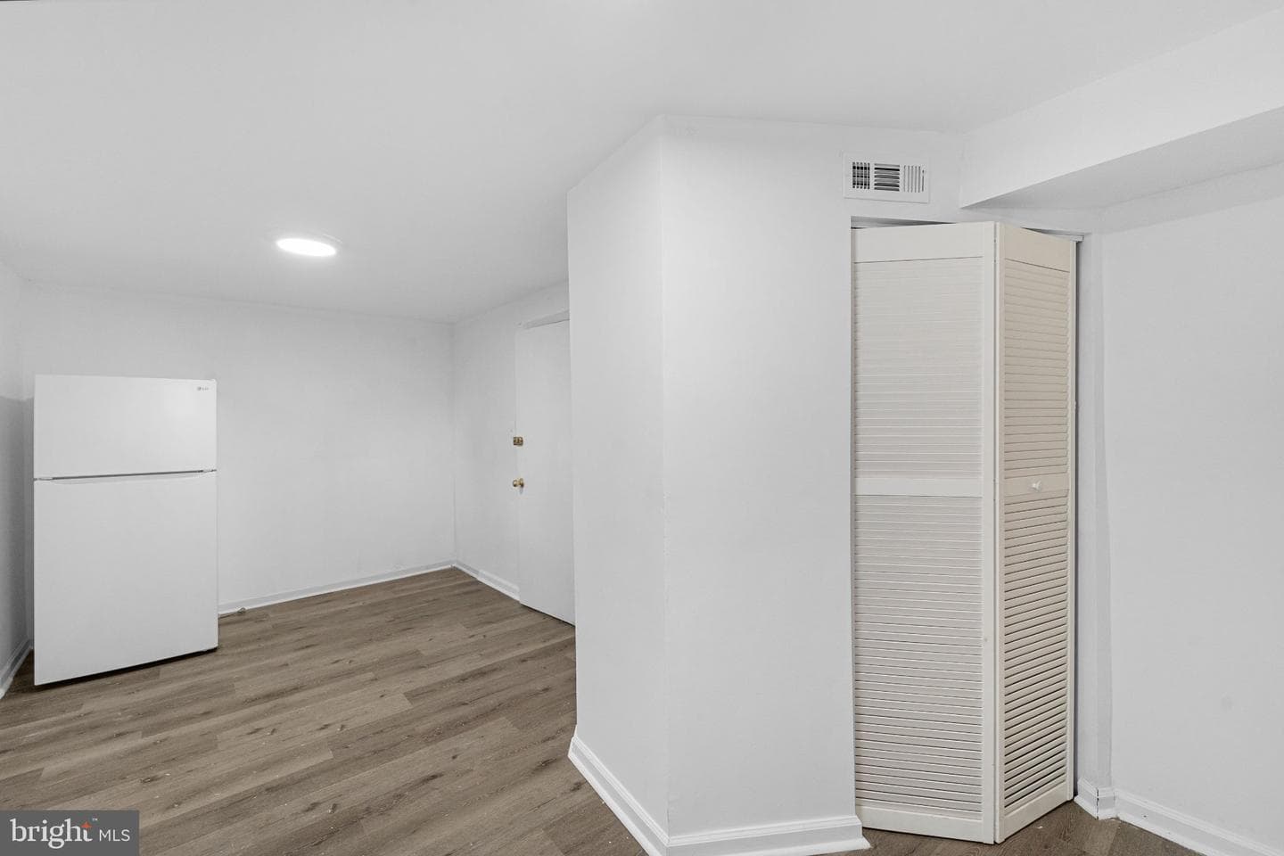 6423 Cabell Court photo 45