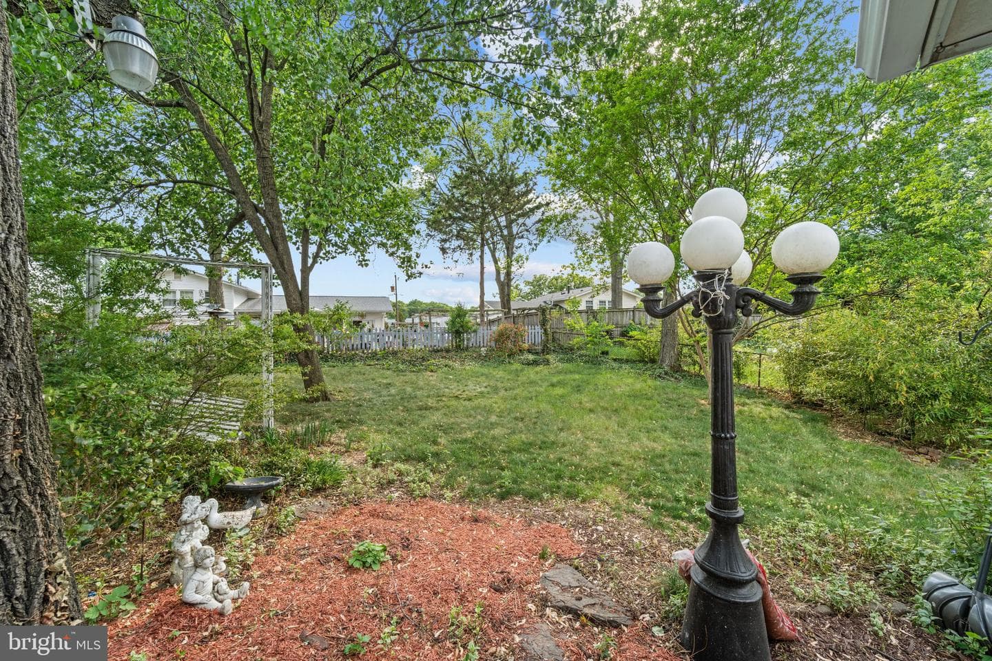6423 Cabell Court photo 57