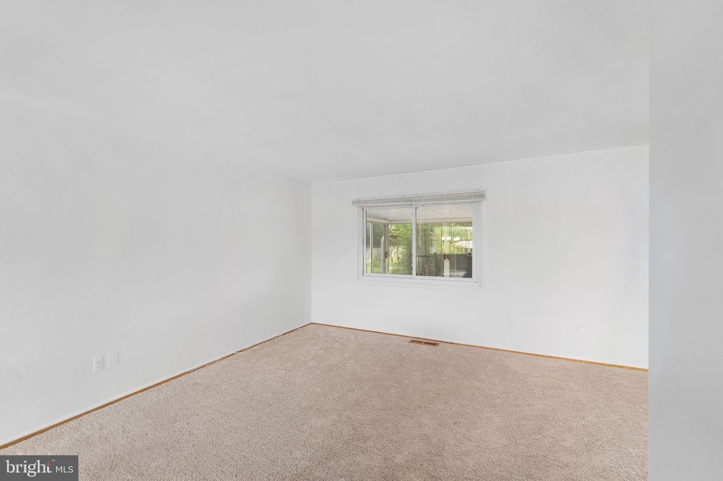 6423 Cabell Court photo 7