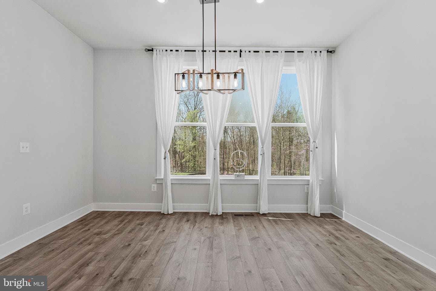 2491 Liberty Loop photo 18