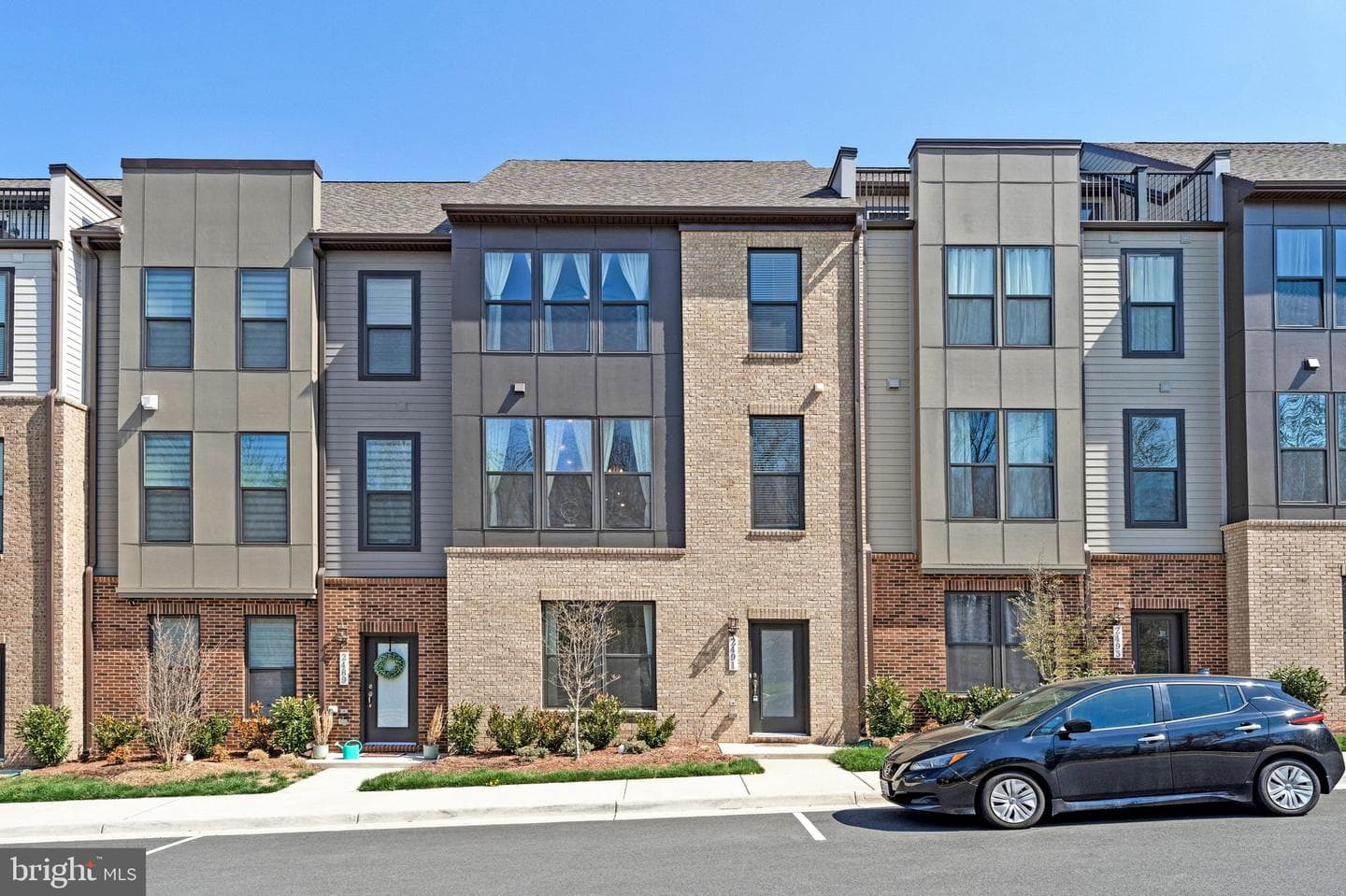 2491 Liberty Loop photo 2