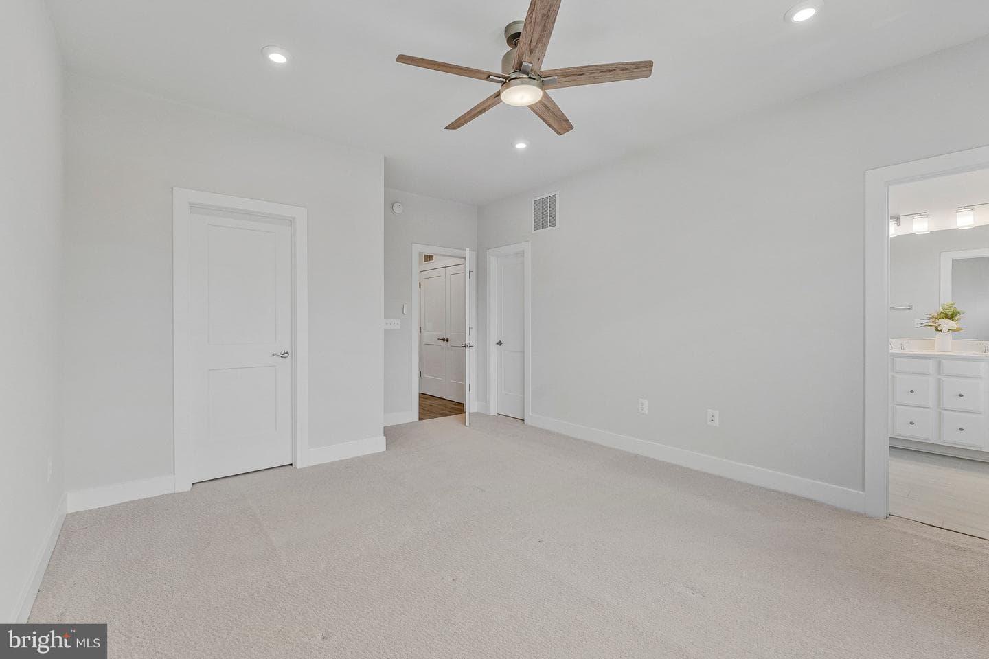 2491 Liberty Loop photo 25