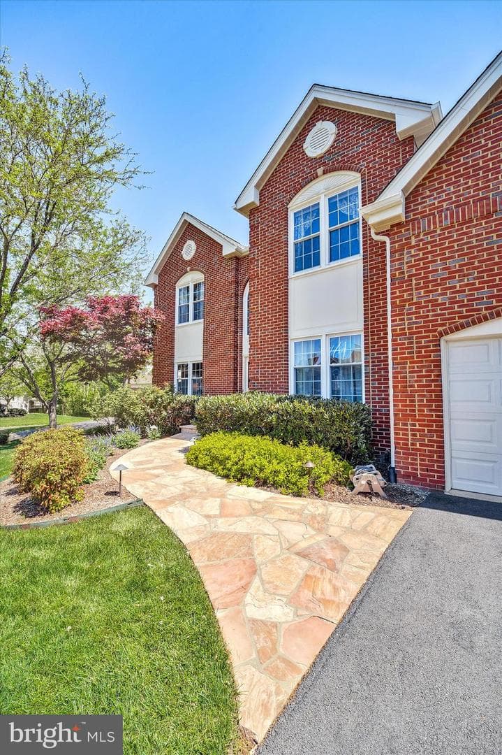6109 Oakengate Way photo 3
