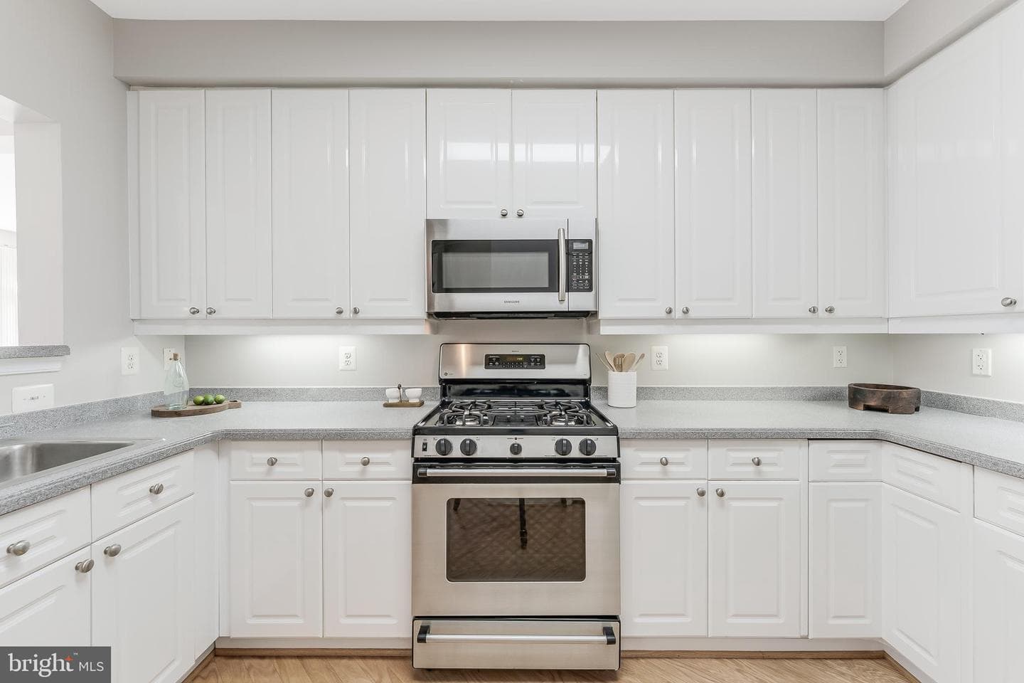 1851 Stratford Park Place #212 photo 9