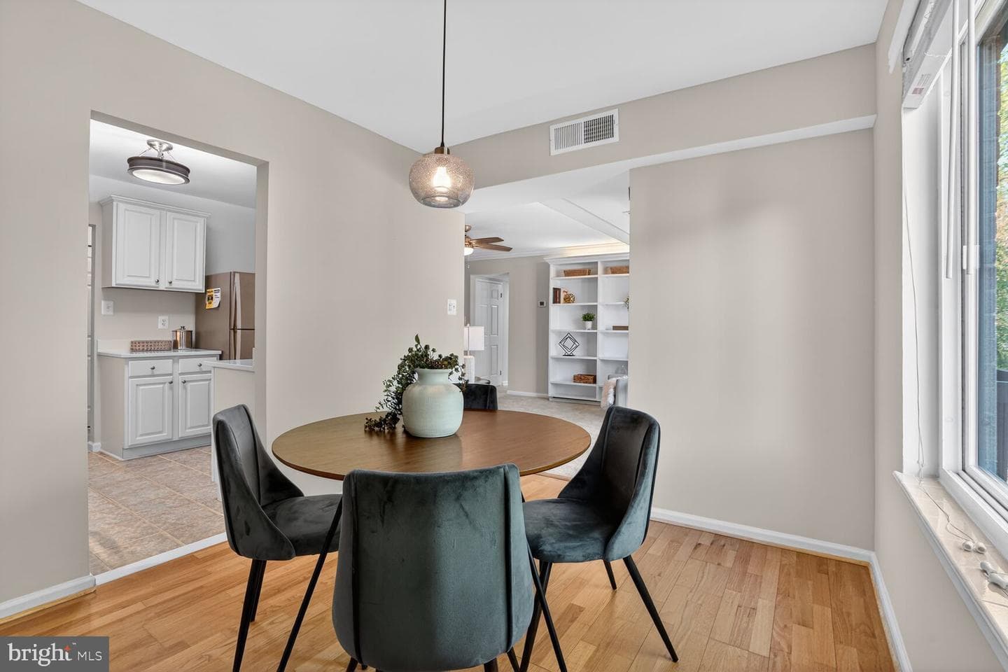 9708 Kingsbridge Drive #304 photo 16