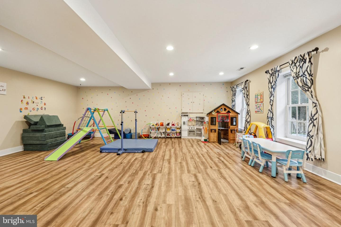 7902 Greenebrook Court photo 52