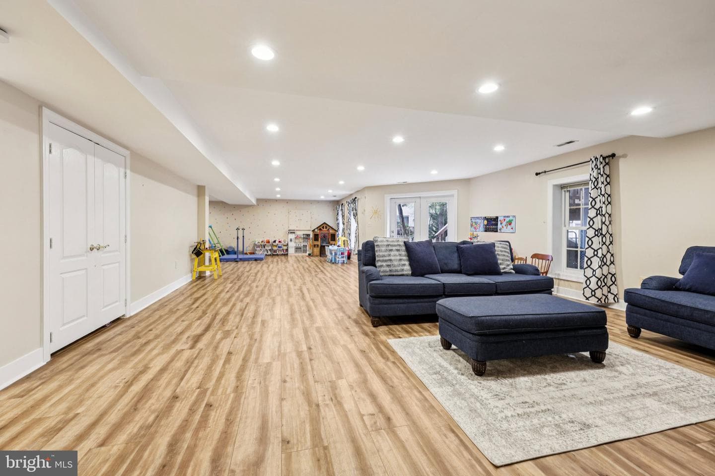 7902 Greenebrook Court photo 55