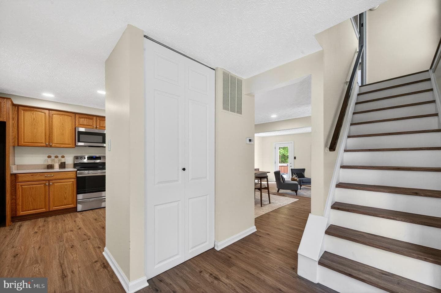 9129 Blarney Stone Drive photo 3