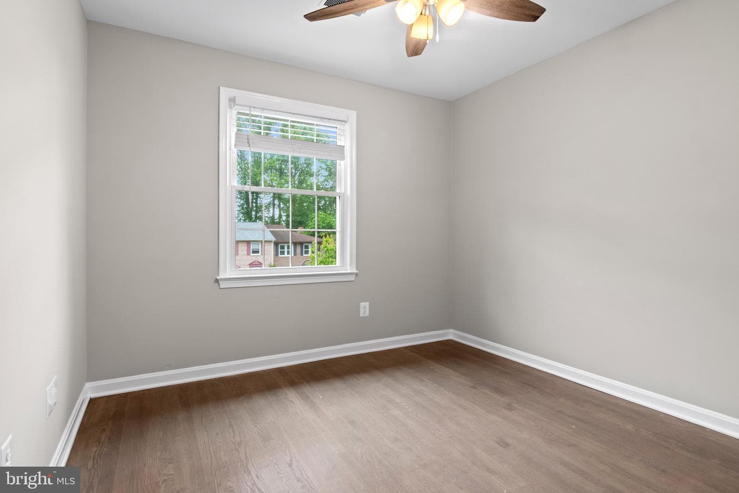 4727 Exeter Street photo 17