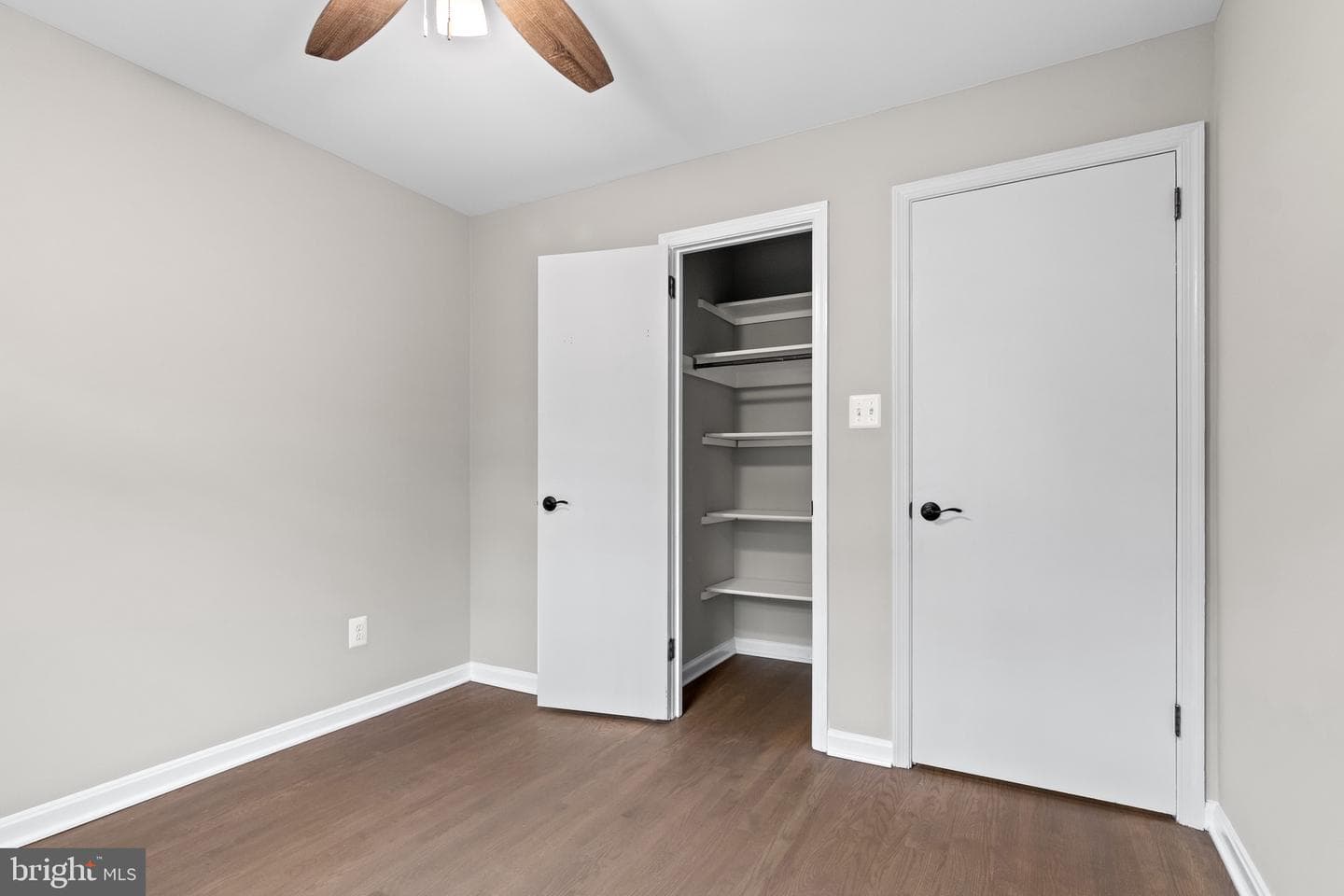 4727 Exeter Street photo 18