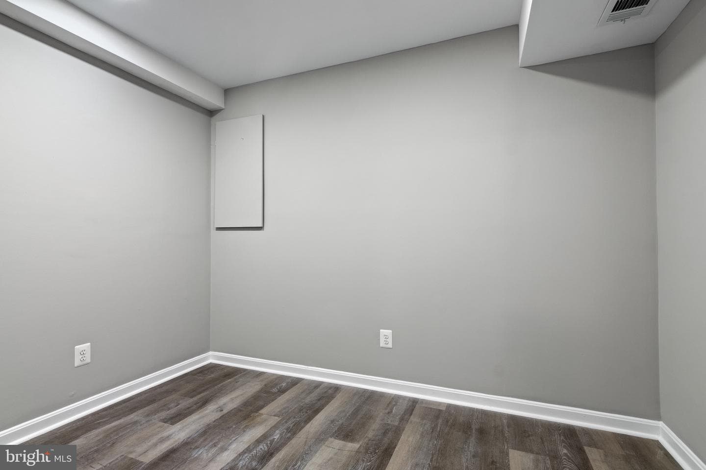 4727 Exeter Street photo 28