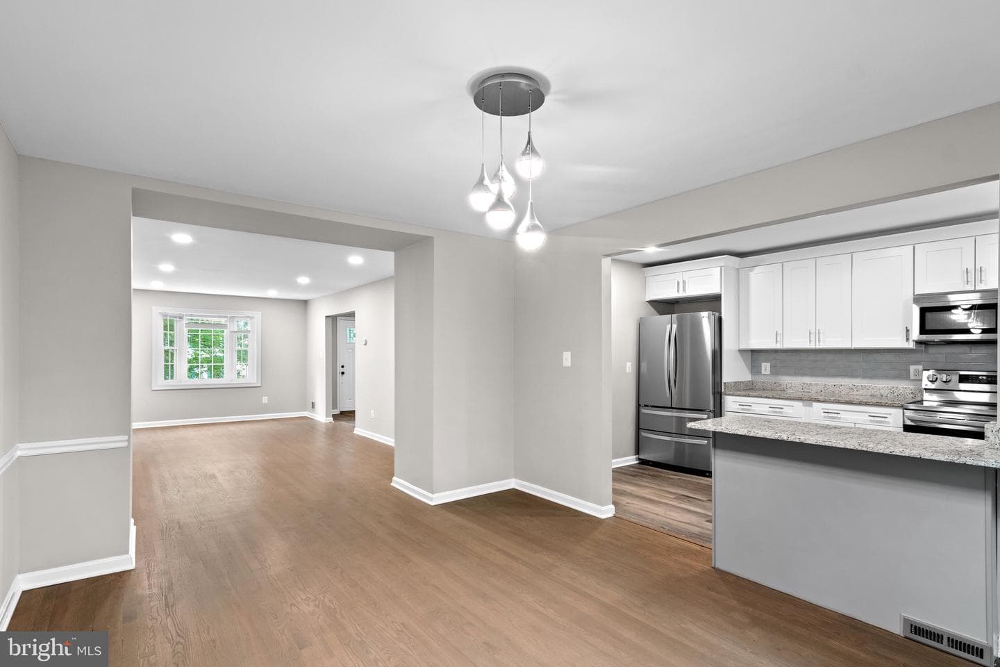 4727 Exeter Street photo 6