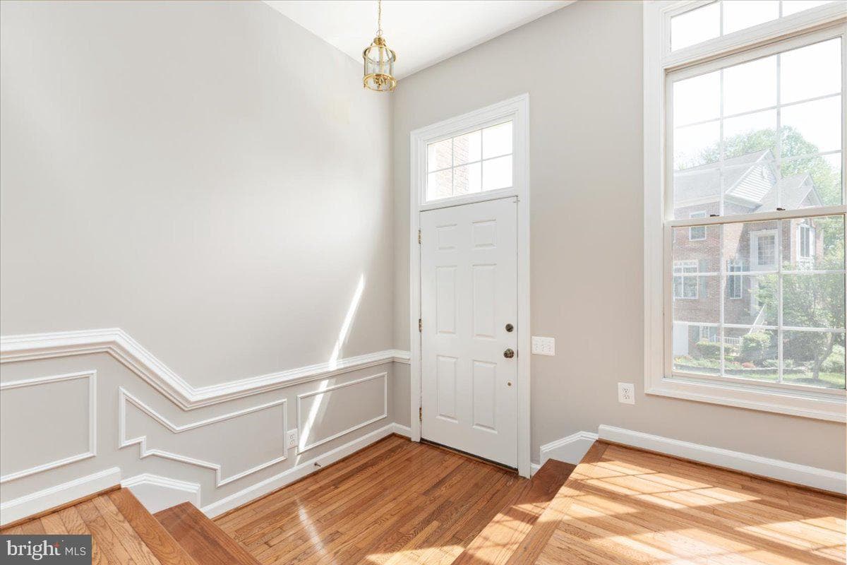 9602 Lagersfield Circle photo 3