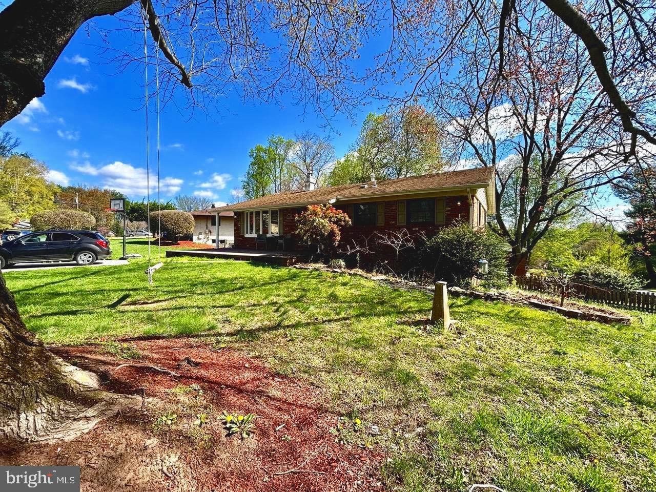 3715 Moss Drive photo 3
