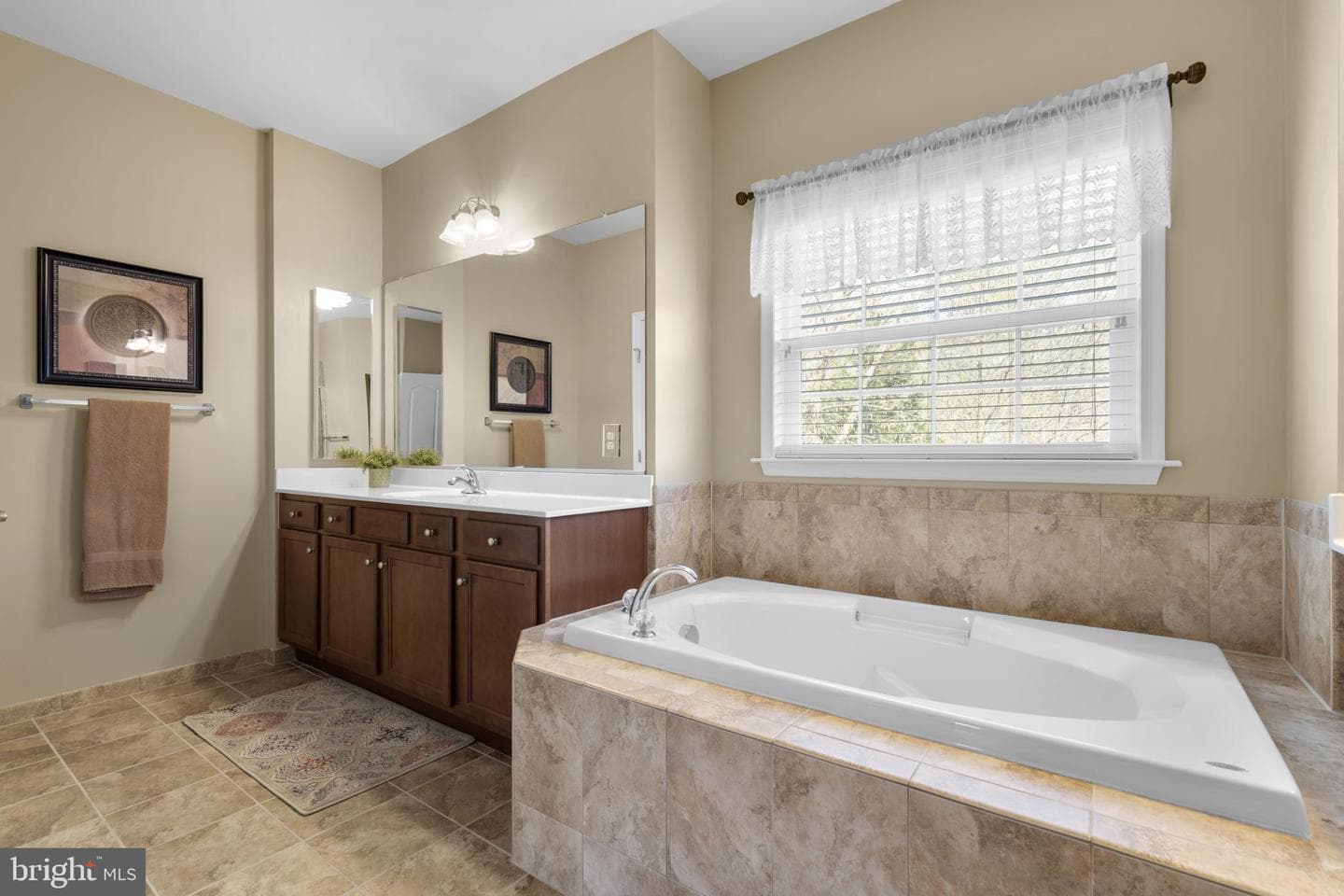 9323 Castle Hill Road photo 43