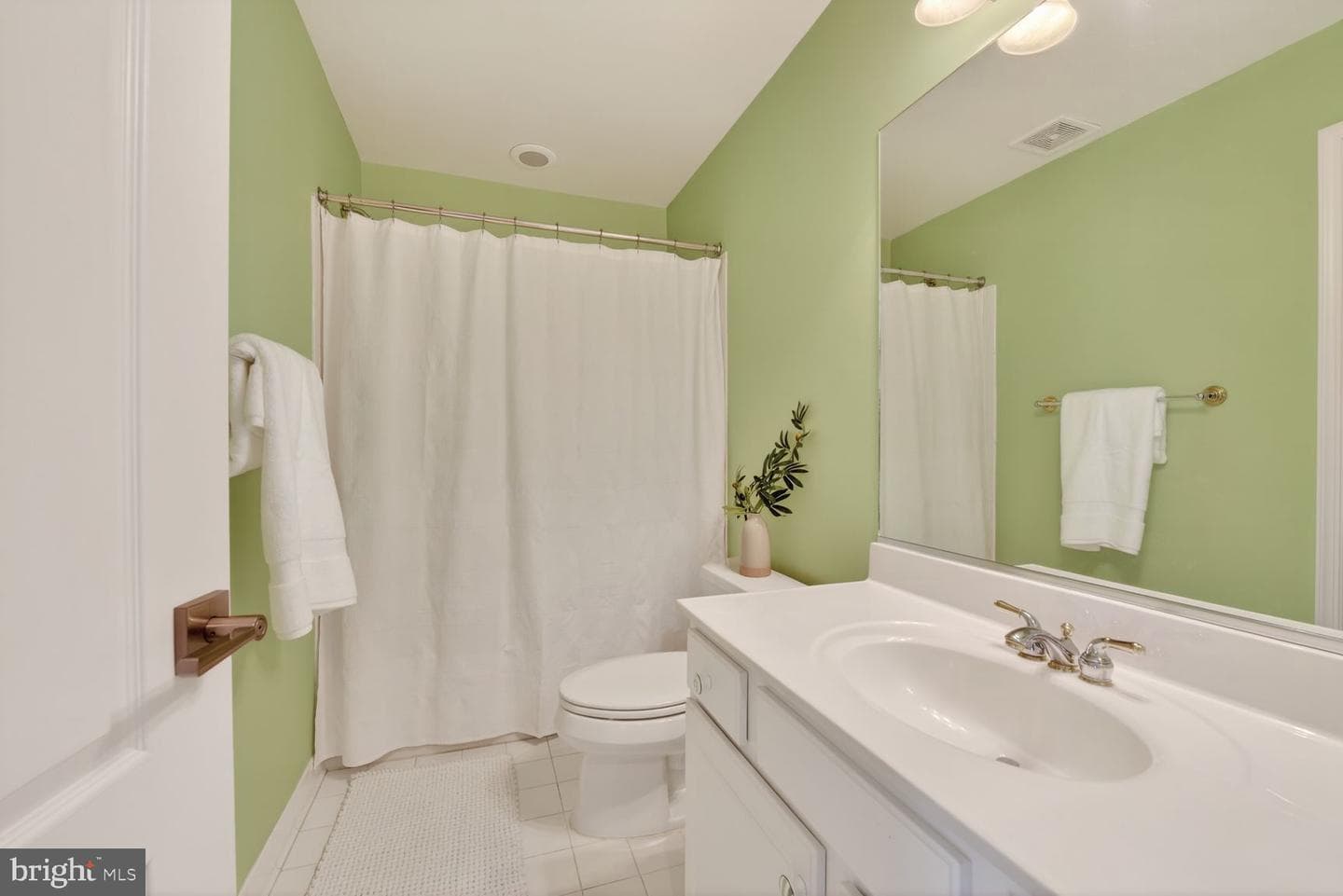 2795 Middleton Farm Court photo 34