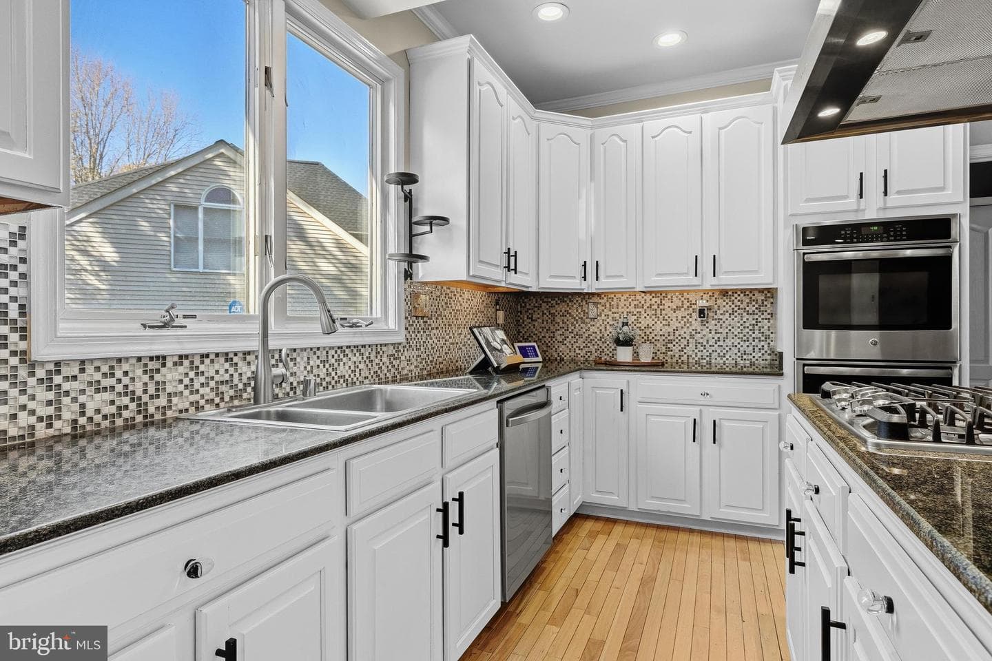 1518 Thurber Street photo 21