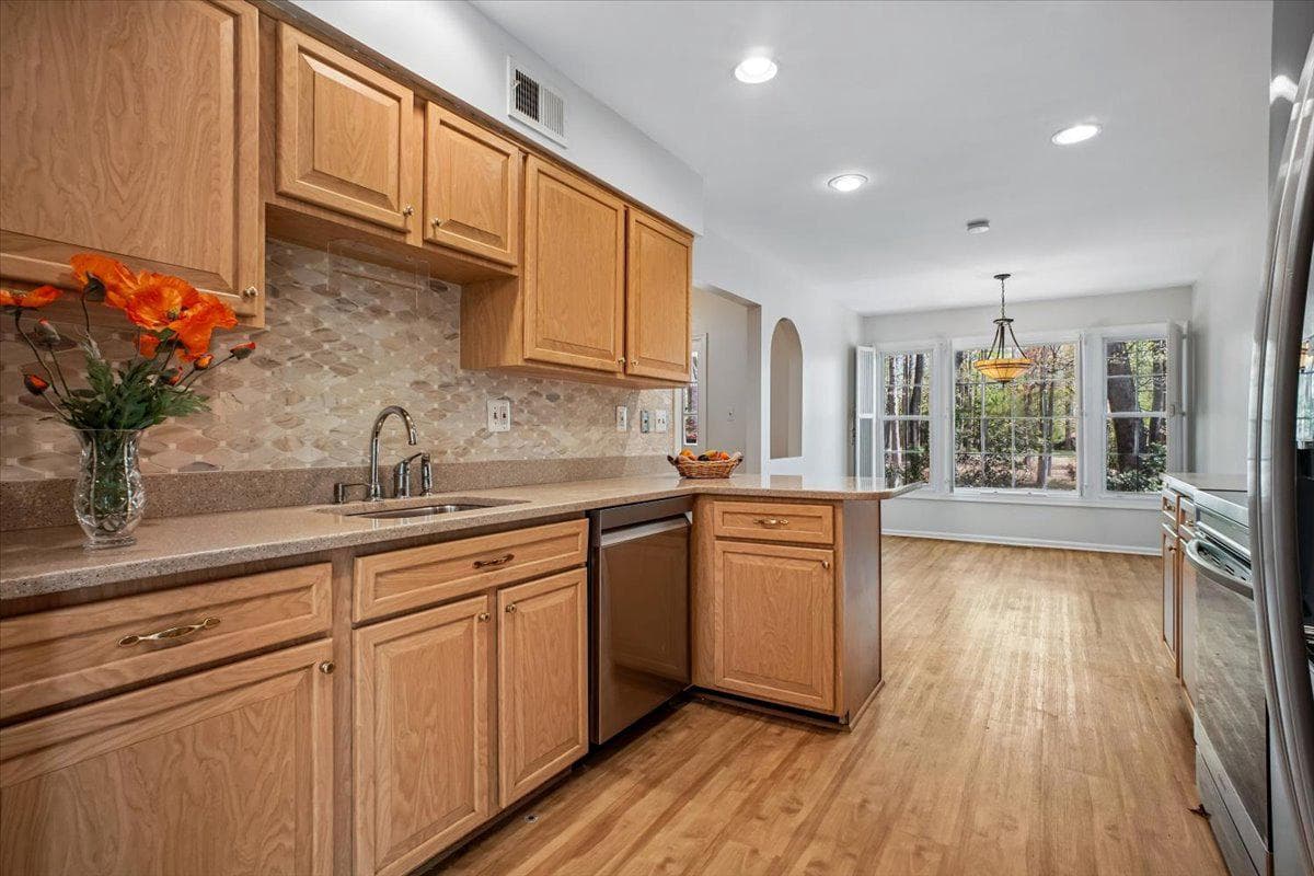 11104 Loran Road photo 9