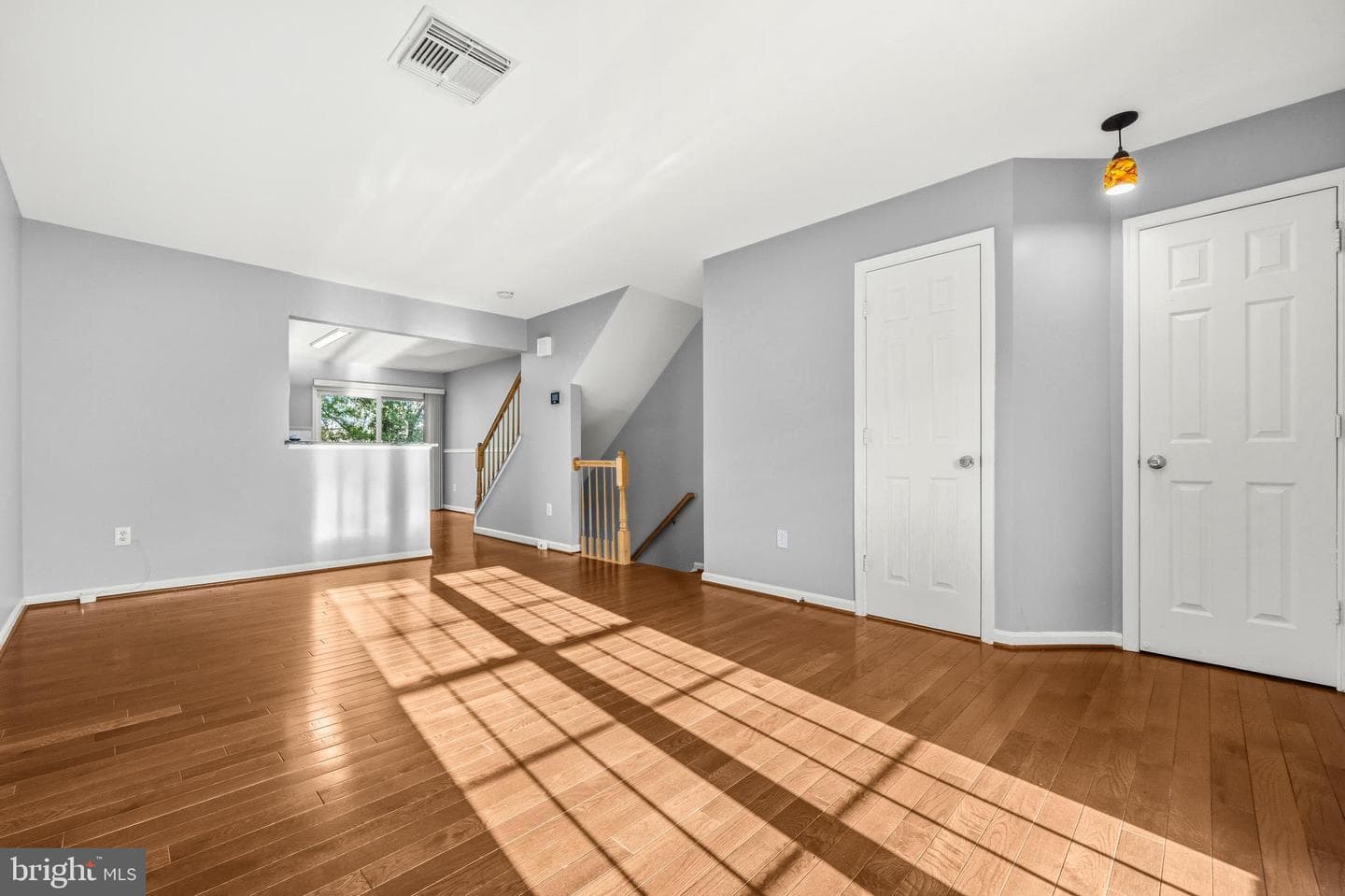 8547 Towne Manor Court photo 4