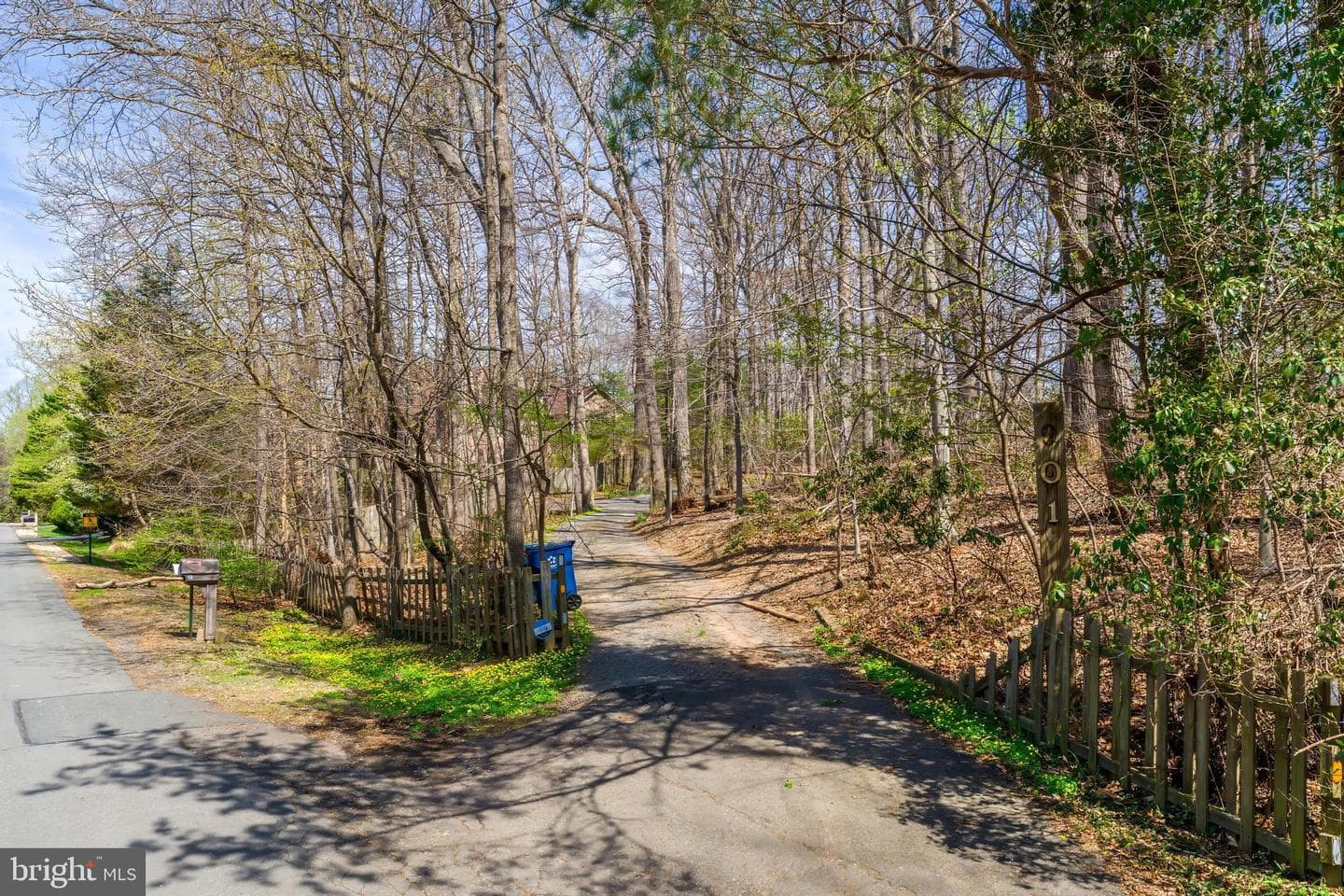 901 Chinquapin Road photo 3