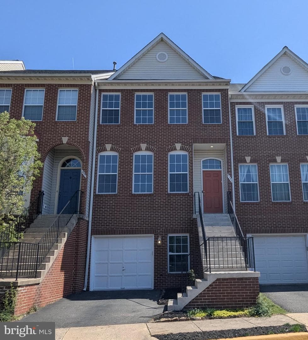 2593 James Madison Circle photo 2