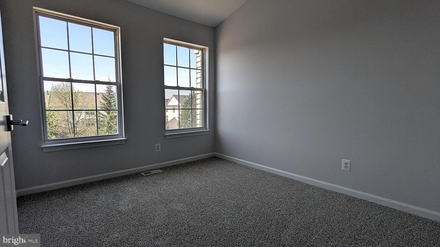 2593 James Madison Circle photo 35